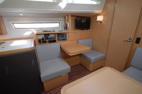 2020 Bavaria Vision 42 27