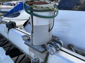 Mast foot pulleys