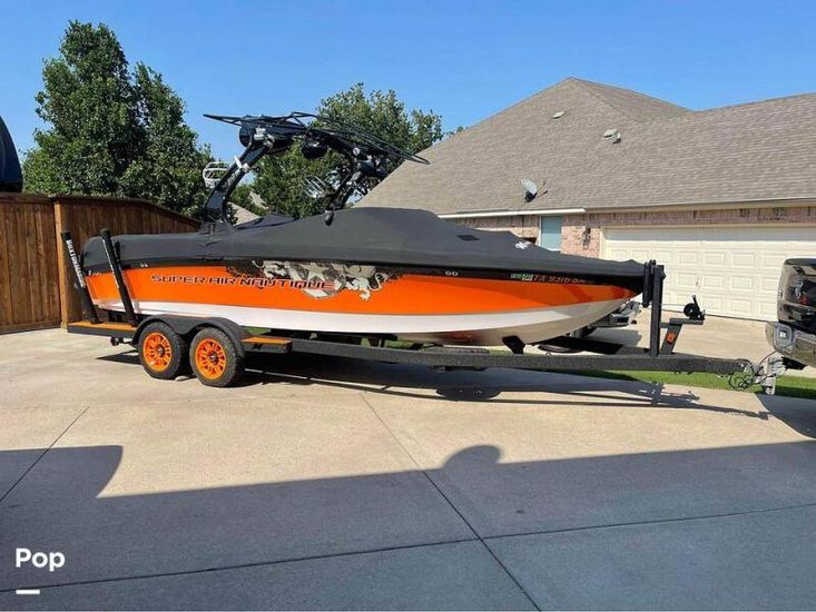 2010 Correct Craft super air nautique 230