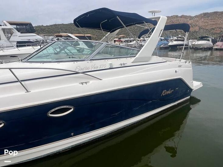 2005 Rinker fiesta vee 270