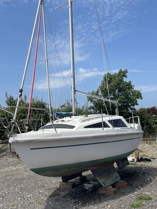 Leisure 17SL bilge keel lying Hayling Island