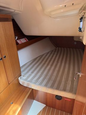Starboard quarter cabin