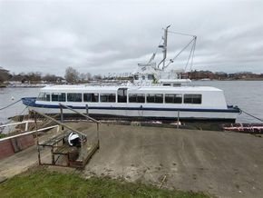 Brooke Marine steel passenger 18m  - Exterior