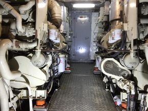 Main engine KTA38M