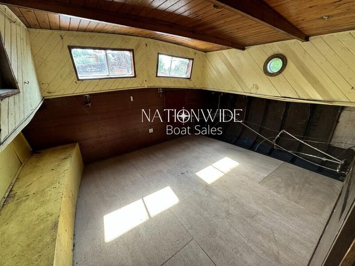 70ft by 13ft Dutch Barge