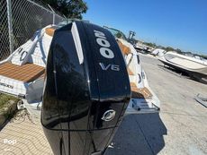 2023 Crownline E235XS