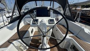 2010 Beneteau Oceanis 34 12