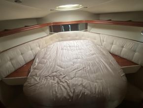 Fairline Phantom 38  - Forward Cabin