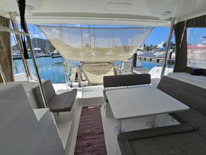 Lagoon 39  - Cockpit