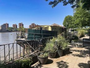 Unique Houseboat Exclusive Thames Mooring  - Exterior