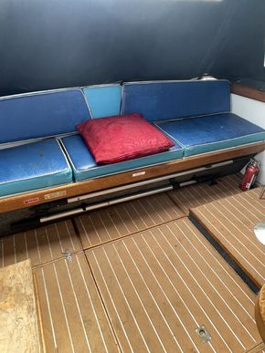 Stern sofa