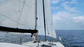 Screecher pulled to windward on its track