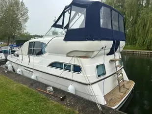 2003 Haines 320 Aft Cabin