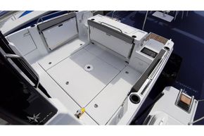 Jeanneau Merry Fisher 795 Sport - large cockpit area