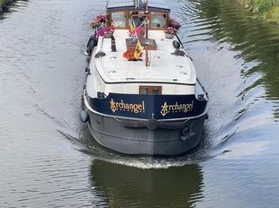 Archangel 55&rsquo; Piper -lovely oak interior