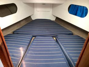 Moody 33 Aft cabin - Forward Cabin