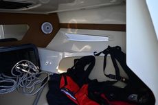 2021 Sea Ray Sun Sport 230 Outboard