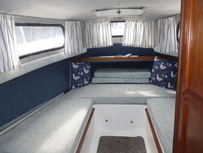 Hardy Pilot 20 Motor Boat - Forward Cabin