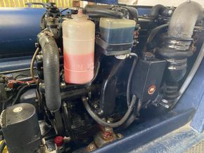 Porters 7.8m RIB  - Engine
