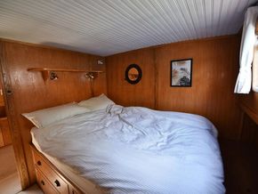 Dutch Barge 18m with London Mooring - Cabin 