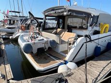 2018 Sealine C330