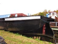 44ft x 17ft 6ins Humber barge