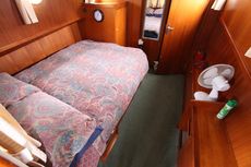 Volharding Barge