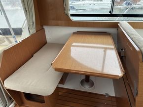 2009 Beneteau Antares 8 7