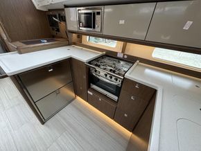 2025 Bavaria C46 14