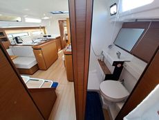 2022 Jeanneau Sun Odyssey 490