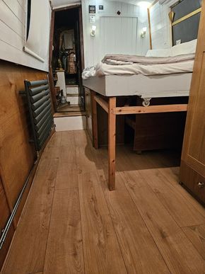 Bedroom facing stern