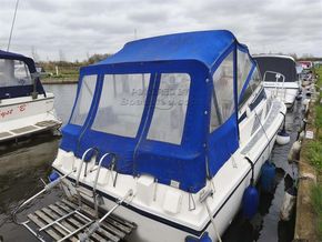 Fairline Holiday  - Cockpit Tent