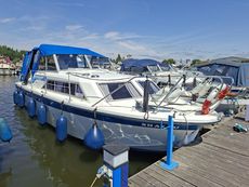 Fairline Mirage 29 with aft cabin
