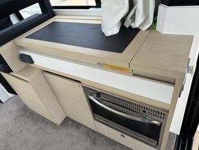 2022 Jeanneau NC33 16