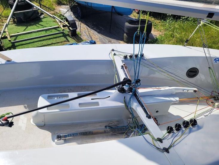 Solo dinghy