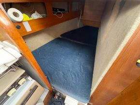 Moody 27 - aft cabin