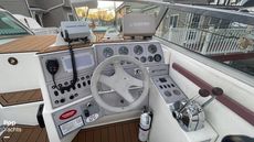 1992 Cruisers Yachts 2670 Rogue