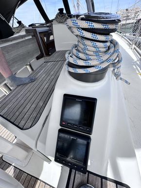 2017 Bavaria 37 Cruiser 6