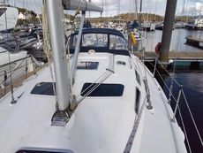 Hunter Legend 38 2007 bilge keel Perfect