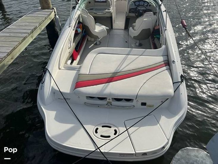 2007 Sea Ray 220 select