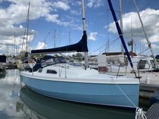 Red Fox 200T  -bilge keel mini cruiser