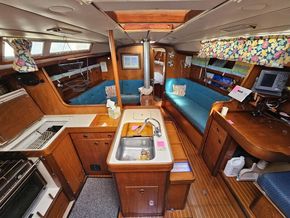 Beneteau First 405  - Interior