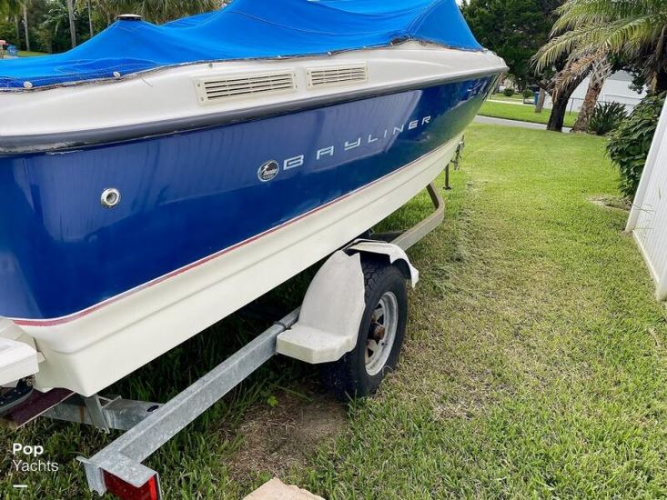 2005 Bayliner 215 br