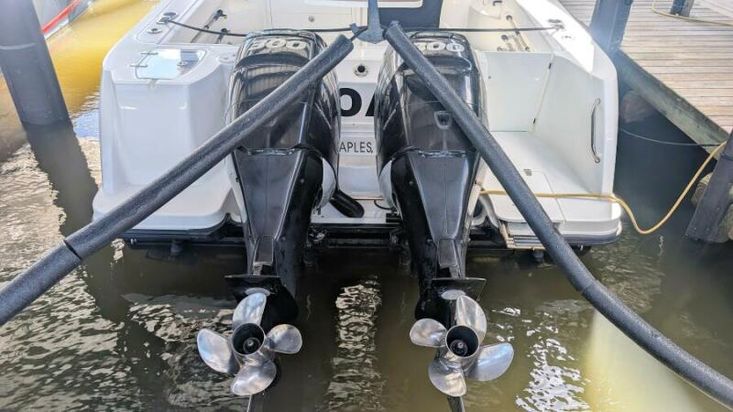 2014 Boston Whaler 315 conquest