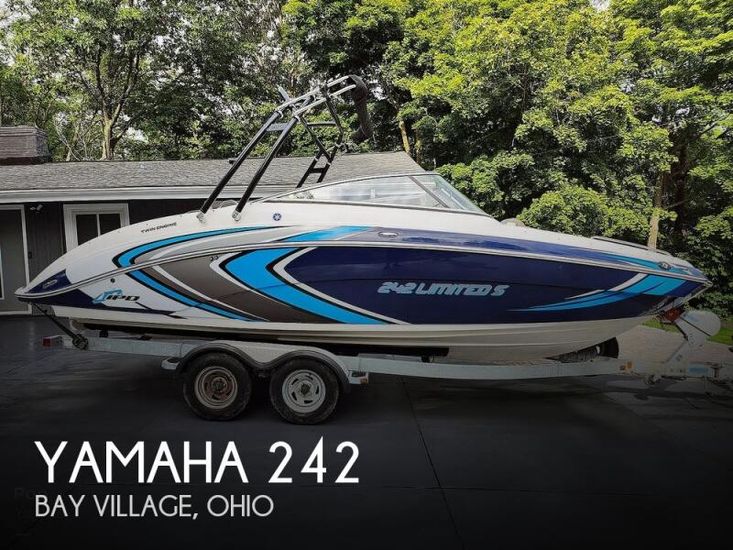 2011 Yamaha ar 242