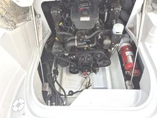 Crownline 275 CCR (reduced)