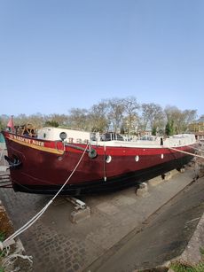 Hotel barge in operation Canal du Midi 30m x 5m