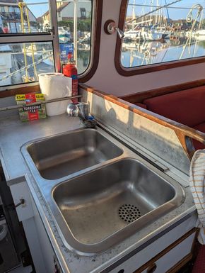 Double kitchen sink