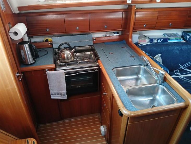 2002 Bavaria 36