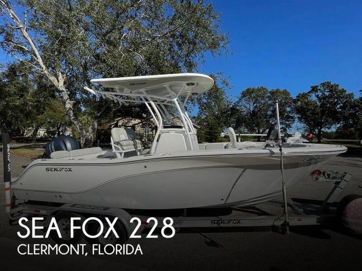 2021 Sea Fox 228 commander